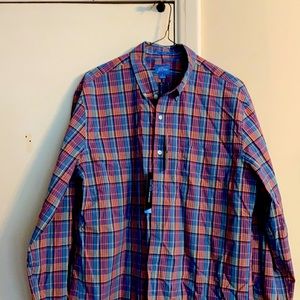 Men’s Plaid Button Down Dress Shirt.